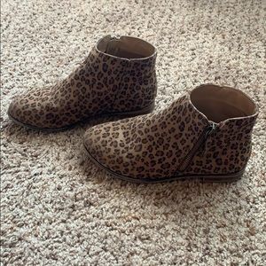 kid’s cat & jack cheetah print booties